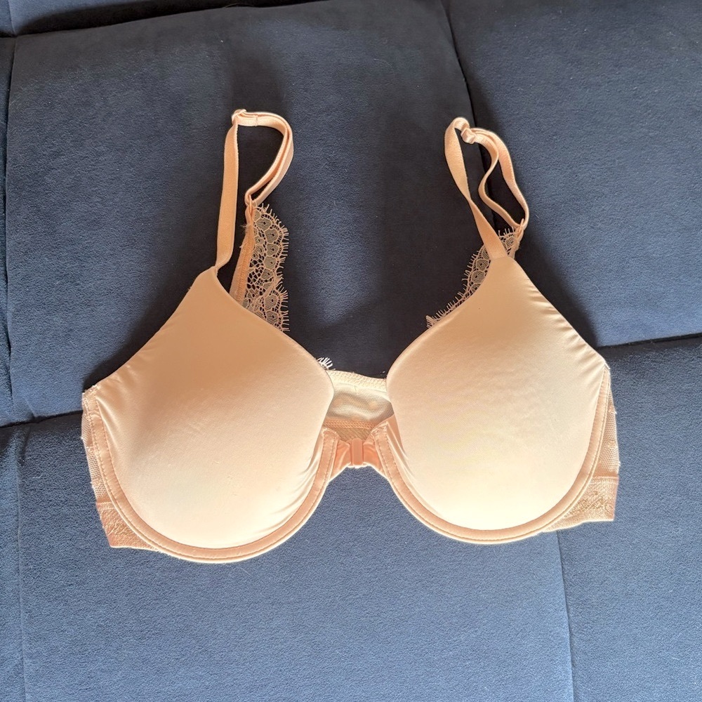 Victoria's Secret Front-close Lace Lightly-Lined Demi T-Shirt Bra
